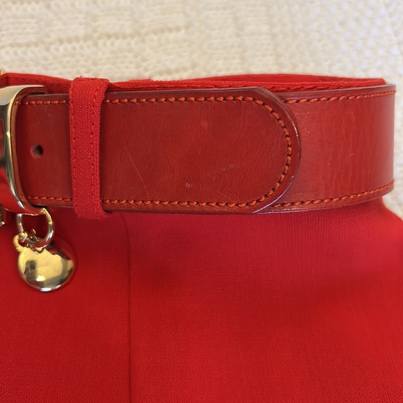 Curvy Ribbed Red Gonnella Skirt size 44 with matching leather belt. - Picture 14 of 16